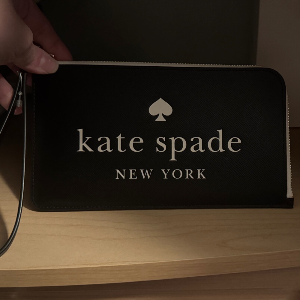 Kate Spade Black and White Clutch/Wristlet NWOT
